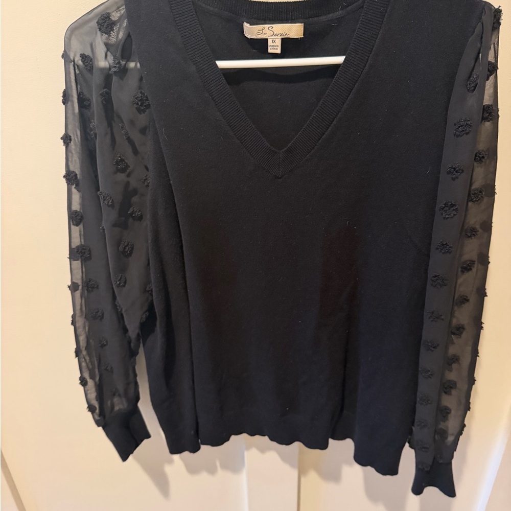 Le Serein Black V-Neck Sweater